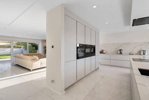 Luxury home for sale in Steinfort