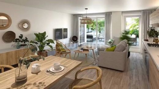 Apartment in Charbonnières-les-Bains, Rhône