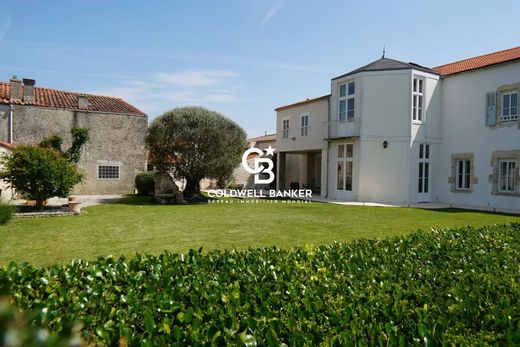 Casa di lusso a Aigrefeuille-d'Aunis, Charente-Maritime