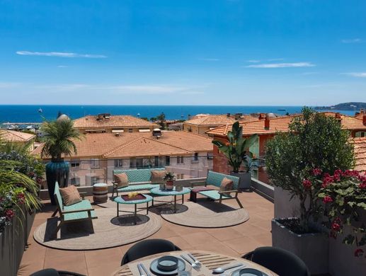 Apartment / Etagenwohnung in Beaulieu-sur-Mer, Alpes-Maritimes