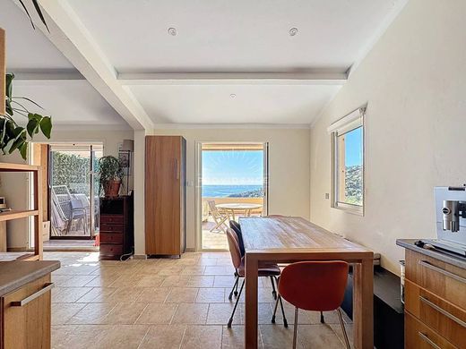 Apartment in Théoule-sur-Mer, Alpes-Maritimes