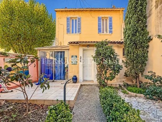 Maison de luxe à Marseille, Bouches-du-Rhône