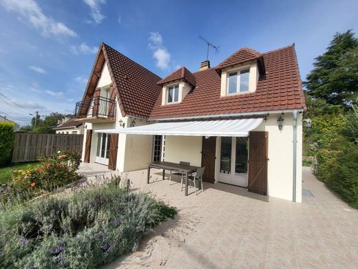 Luxury home in Le Thillay, Val d'Oise