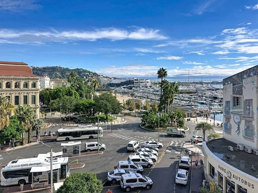 Apartment / Etagenwohnung in Cannes, Alpes-Maritimes