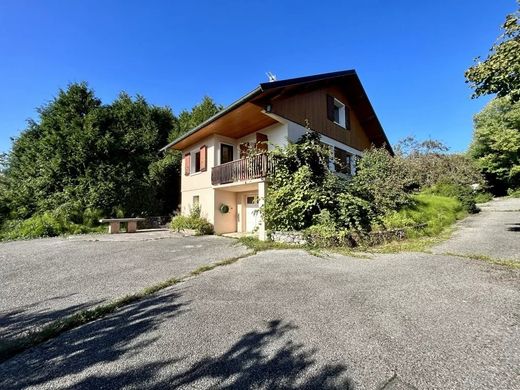 Luxe woning in Groisy, Haute-Savoie