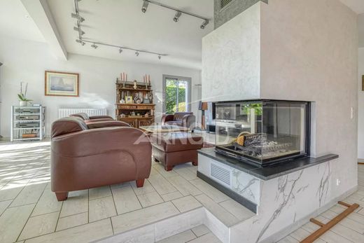 Luxury home in Saint-Étienne-de-Montluc, Loire-Atlantique