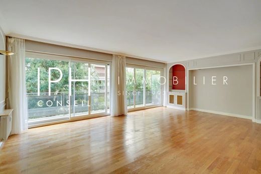Piso / Apartamento en Neuilly-sur-Seine, Altos de Sena