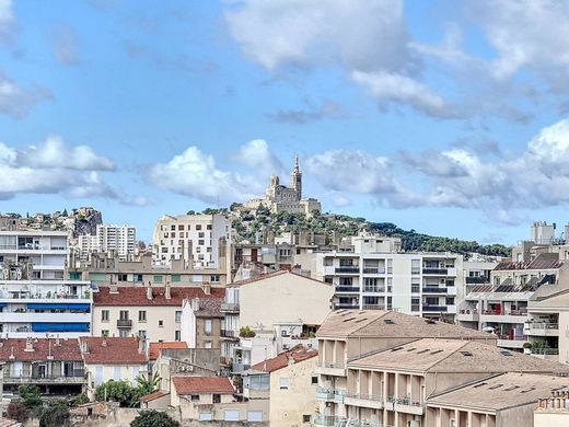 Apartment / Etagenwohnung in Marseille, Bouches-du-Rhône