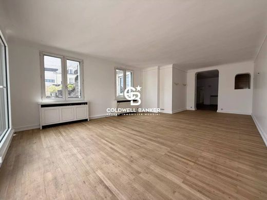 Apartment / Etagenwohnung in Tours, Indre-et-Loire