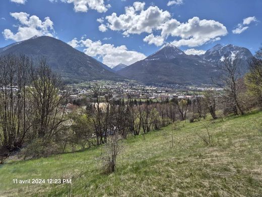 Grond in Briançon, Hautes-Alpes