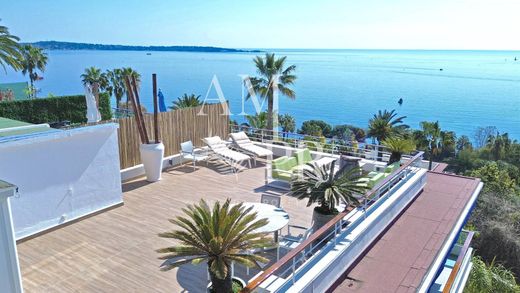 Apartment / Etagenwohnung in Cannes, Alpes-Maritimes