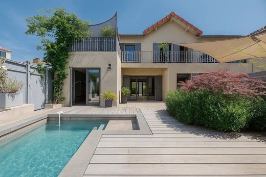 Luxury home in L'Isle-sur-la-Sorgue, Vaucluse