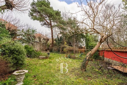 Luxus-Haus in Le Raincy, Seine-Saint-Denis