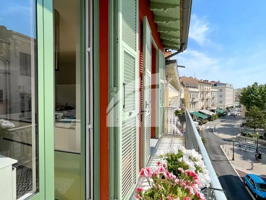 Apartment / Etagenwohnung in Beaulieu-sur-Mer, Alpes-Maritimes