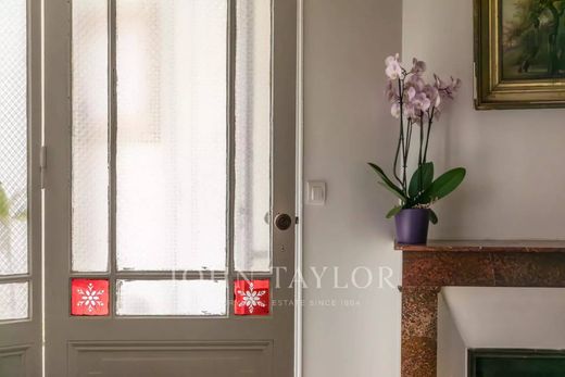 Apartment / Etagenwohnung in Bordeaux, Gironde