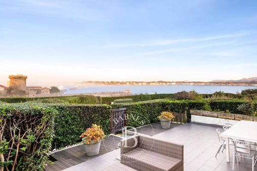 Ciboure, Pyrénées-Atlantiquesのアパートメント