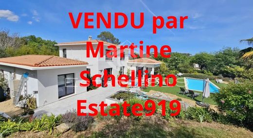 Villa in Roquefort-les-Pins, Alpes-Maritimes