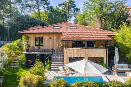 Luxury home in Pyla sur Mer, Gironde