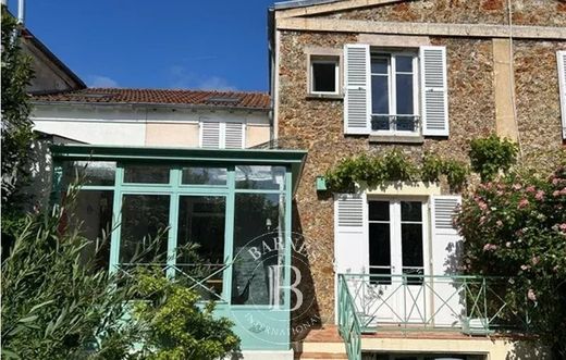 Luxury home in Le Chesnay, Yvelines
