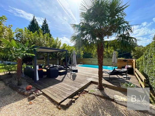 Maison de luxe à Hasparren, Pyrénées-Atlantiques