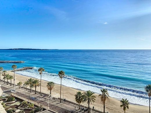 Apartment / Etagenwohnung in Cannes, Alpes-Maritimes