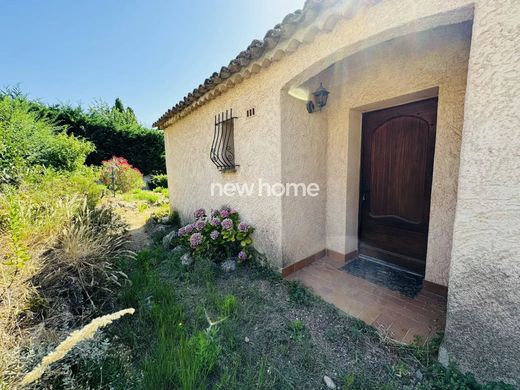 Casa di lusso a Les Adrets-de-l'Estérel, Var