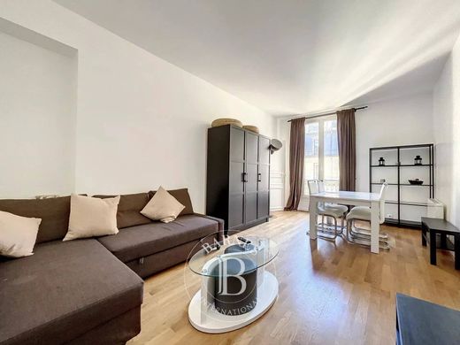 ﺷﻘﺔ ﻓﻲ Champs-Elysées, Madeleine, Triangle d’or, Paris