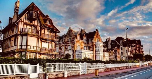 Deauville, Calvadosのアパートメント