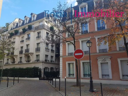 Apartment in La Muette, Auteuil, Porte Dauphine, Paris