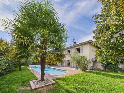 豪宅  Crolles, Isère