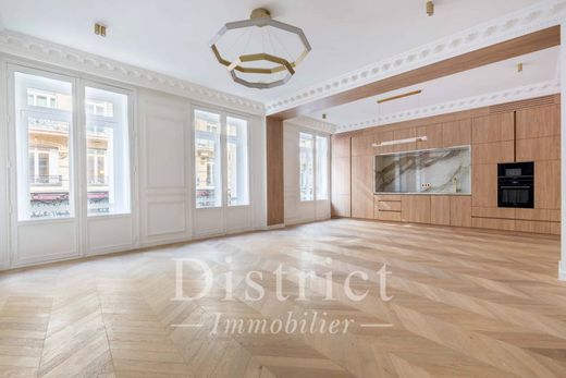 Apartment / Etagenwohnung in Champs-Elysées, Madeleine, Triangle d’or, Paris