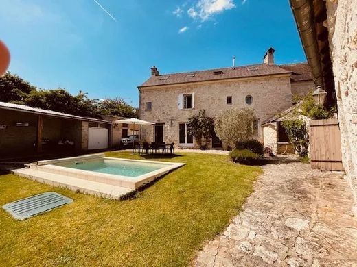 Luxury home in Ognon, Oise