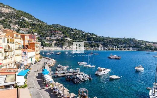 Villefranche-sur-Mer, Alpes-Maritimesのアパートメント