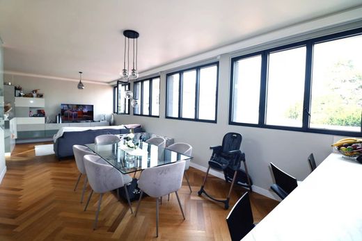 Apartment / Etagenwohnung in Versailles, Yvelines