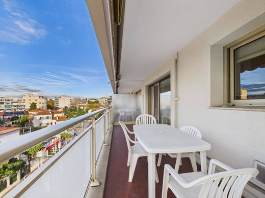 Apartment in Juan-les-Pins, Alpes-Maritimes
