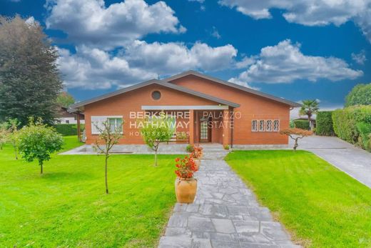 Villa in Capiago-Intimiano-Olmeda, Provincia di Como