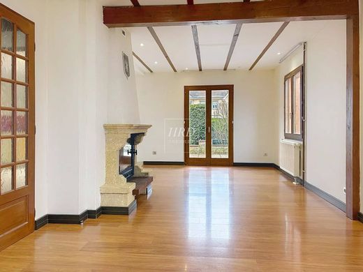 Luxury home in Wolfisheim, Bas-Rhin