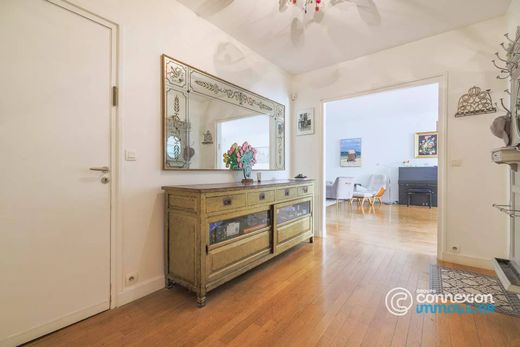 아파트 / La Muette, Auteuil, Porte Dauphine, Paris