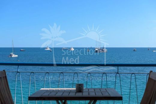 Juan-les-Pins, Alpes-Maritimesのアパートメント