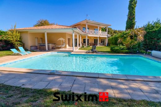 Villa in Saint-Aubin-de-Médoc, Gironde