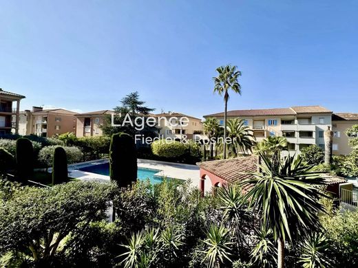 サントロペ, Varのアパートメント