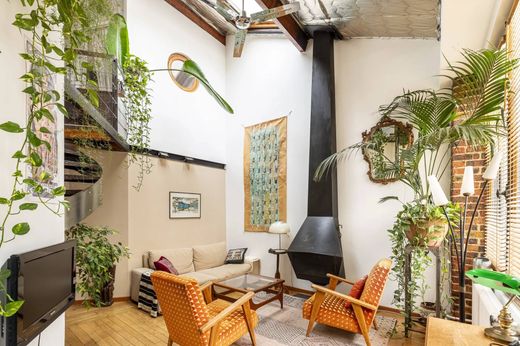 Apartment / Etagenwohnung in Canal Saint Martin, Château d’Eau, Porte Saint-Denis, Paris