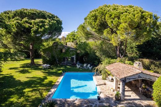 Luxus-Haus in Mougins, Alpes-Maritimes