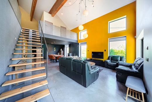 Luxury home in Fernelmont, Namur Province