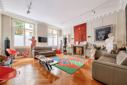 Apartment in La Muette, Auteuil, Porte Dauphine, Paris