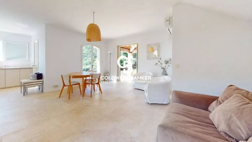 Luxury home in Cavalaire-sur-Mer, Var