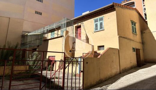 Complexes résidentiels à Nice, Alpes-Maritimes