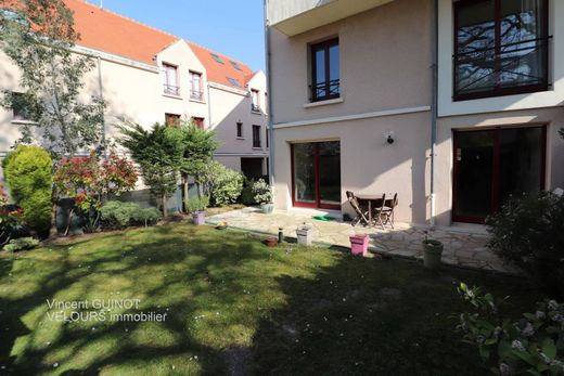 Apartment in Saint-Germain-en-Laye, Yvelines