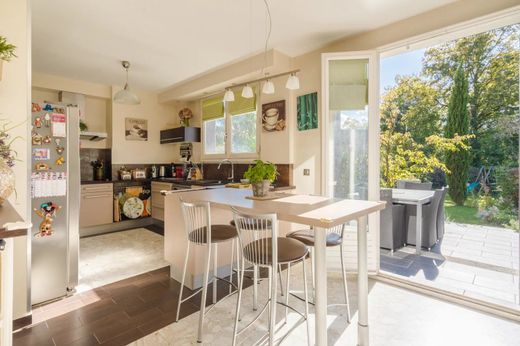 Casa di lusso a Noisy-le-Grand, Seine-Saint-Denis