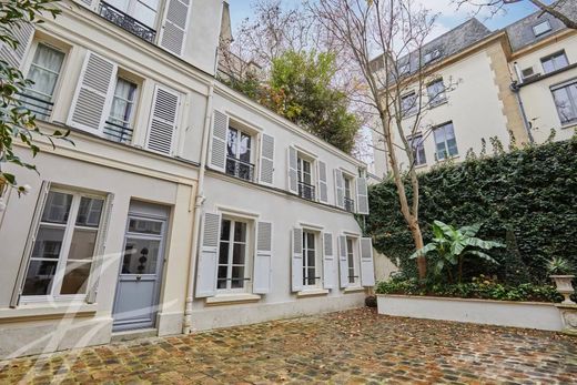 Duplex in Tour Eiffel, Invalides – Ecole Militaire, Saint-Thomas d’Aquin, Paris